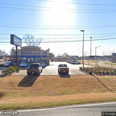 Thumbnail image of the front of a dentist office practice with the name Aspen Dental which is located in Alexandria, LA