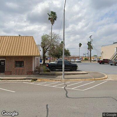 Thumbnail image of the front of a dentist office practice with the name Su Clinica Familiar Dental which is located in Raymondville, TX